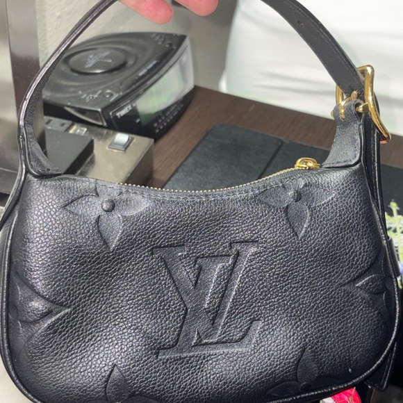 LV Monogram Shoulder Bag - Picture 3 of 5